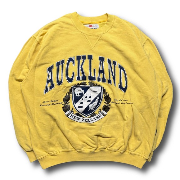 Auckland New Zealand 90s Vintage Yellow Vtg Graphic Crewneck - Picture 1 of 8